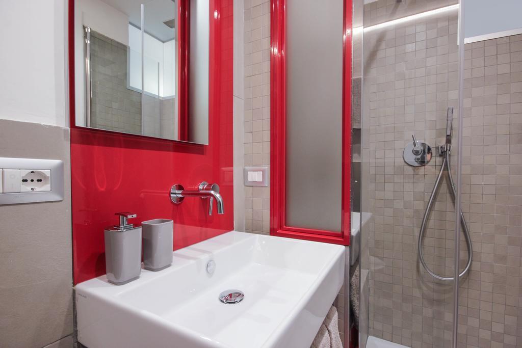 Living Rhome - Condotti Apartment Рим Екстериор снимка