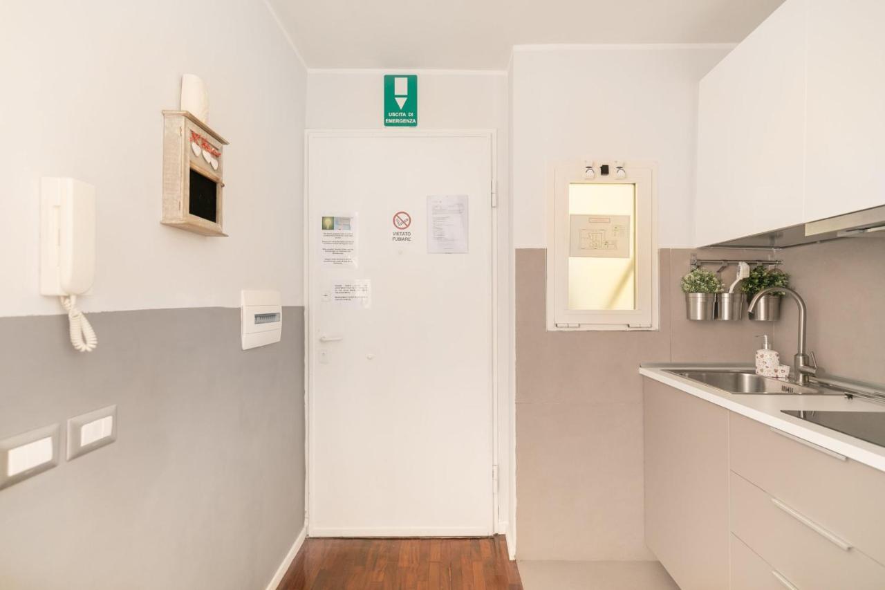 Living Rhome - Condotti Apartment Рим Екстериор снимка
