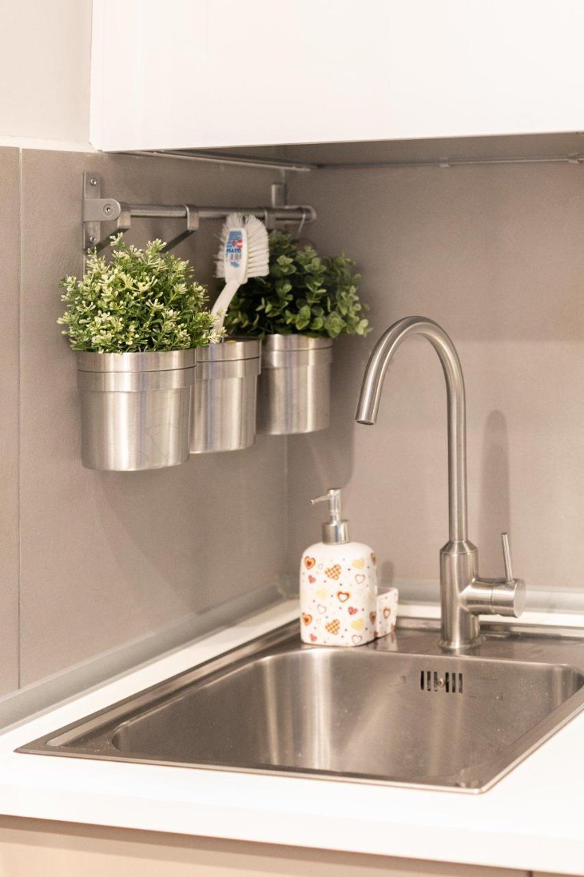 Living Rhome - Condotti Apartment Рим Екстериор снимка