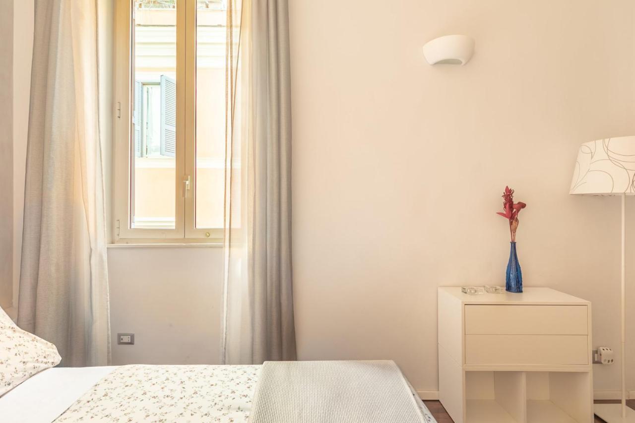 Living Rhome - Condotti Apartment Рим Екстериор снимка