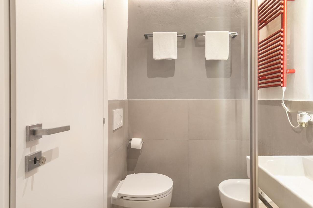 Living Rhome - Condotti Apartment Рим Екстериор снимка
