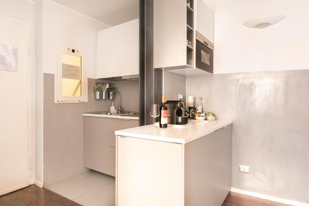 Living Rhome - Condotti Apartment Рим Екстериор снимка